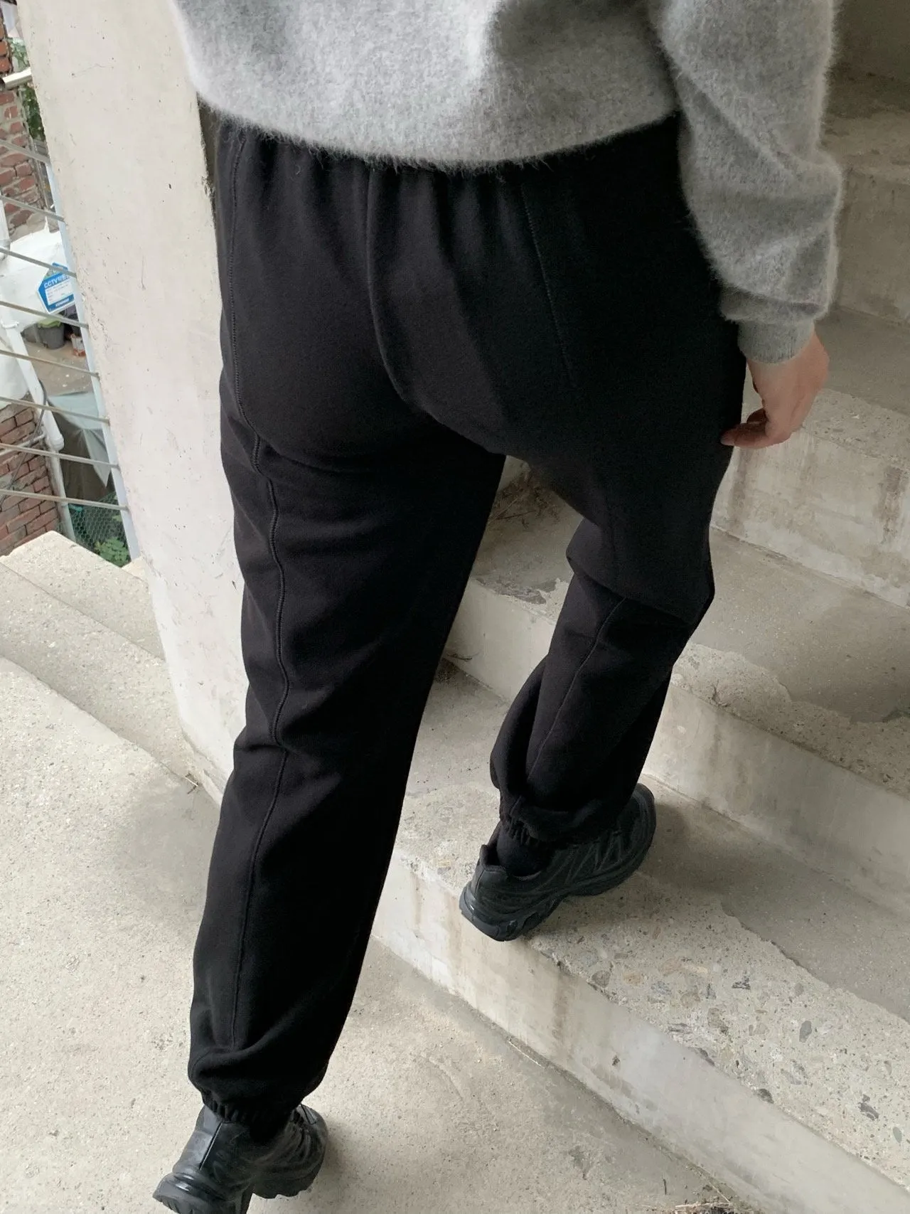 LOOSE STITCH JOGGER PANTS