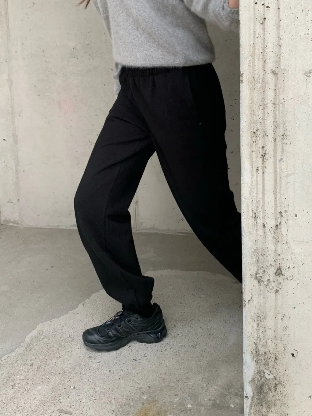 LOOSE STITCH JOGGER PANTS